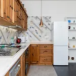 Raciborskiego Red Apartment
